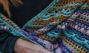 Háčkovaný bavlněný šátek De Luxe