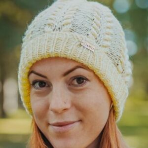 Dětská vlněná čepice vanilková