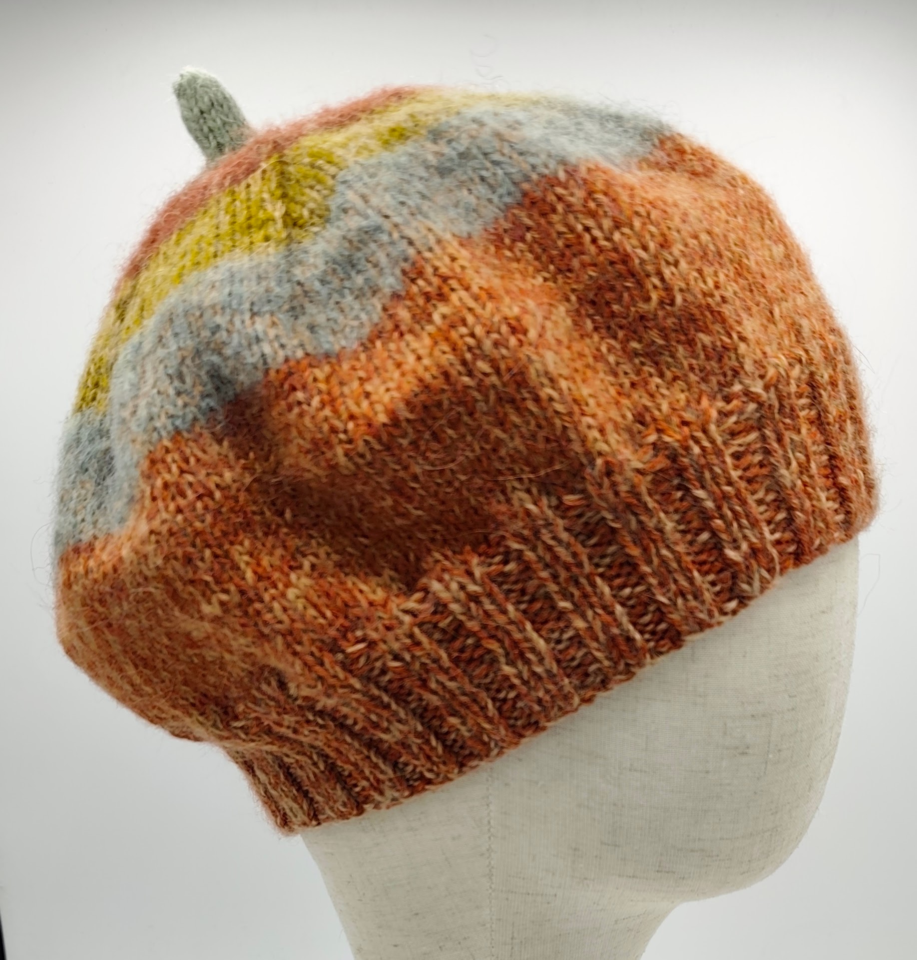 Vlněný baret pruhovaný 2 Vlněný baret pruhovaný