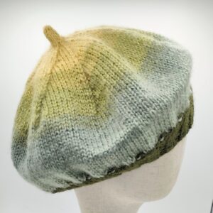 baret-pruhovany Vlněný pletený baret ombré